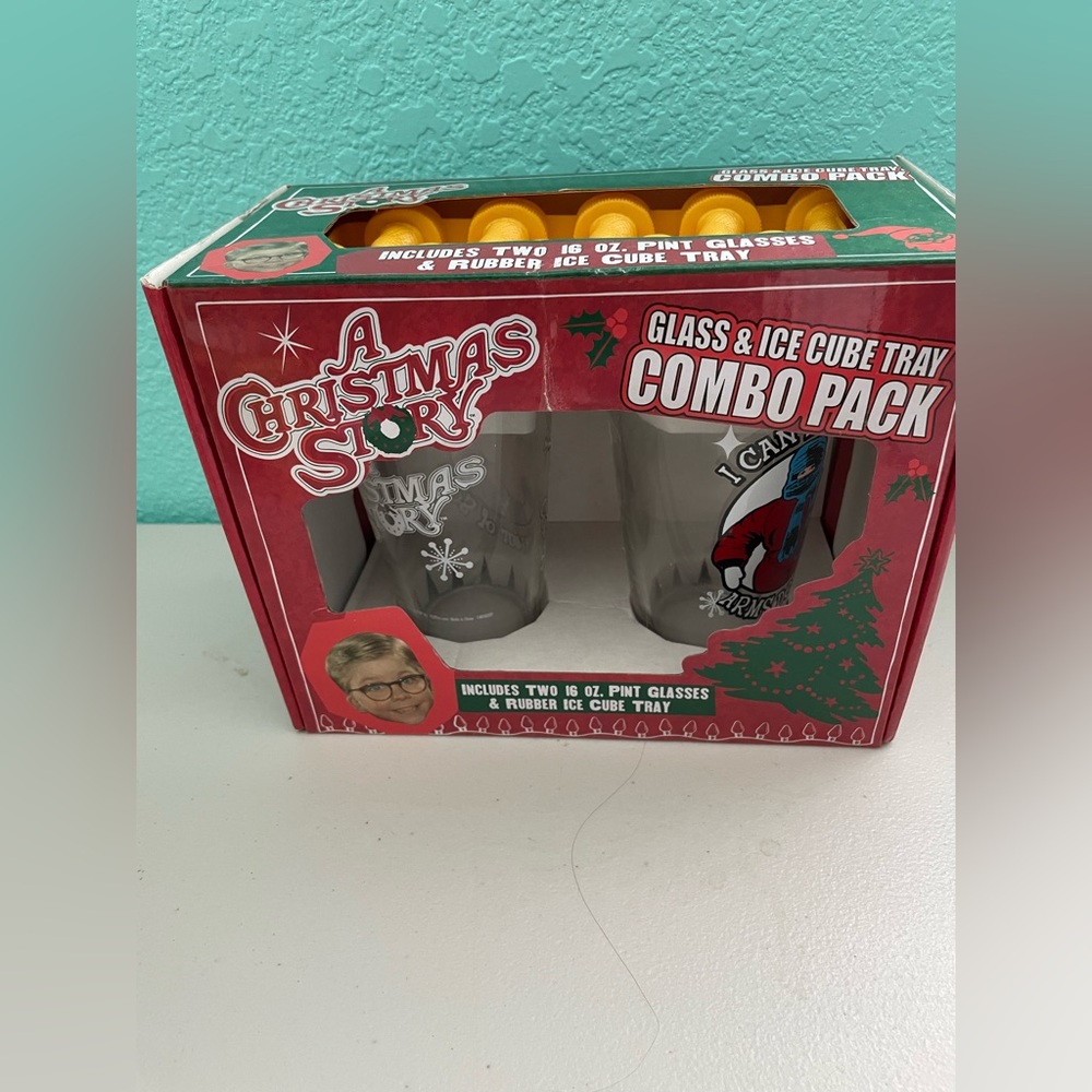A Christmas Story Combo Pack 2 16oz Glasses And Ice Cube Tray New In Box